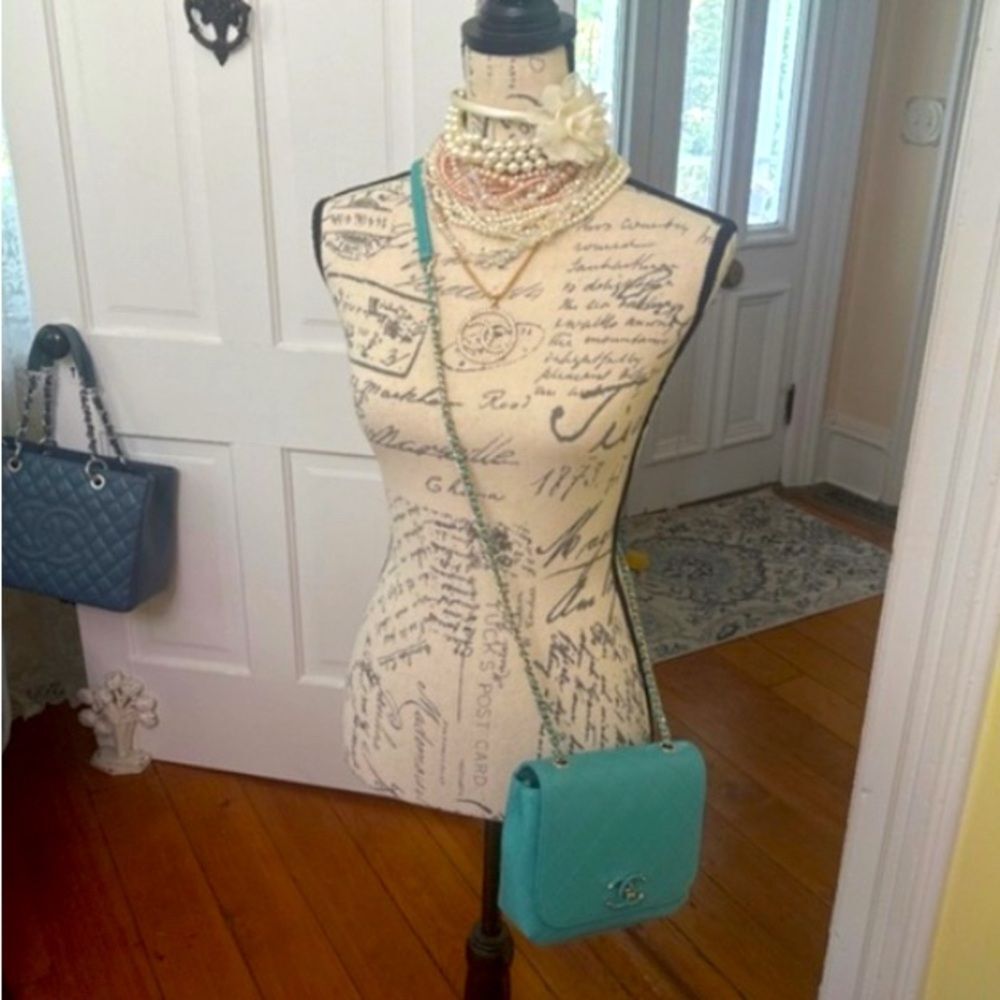 2019 *LIKE NEW* Authentic 🌺CHANEL🌺 CC *TIFFANY-BLUE/GREEN* Quilted Calfskin Mini - Picture 6 of 14